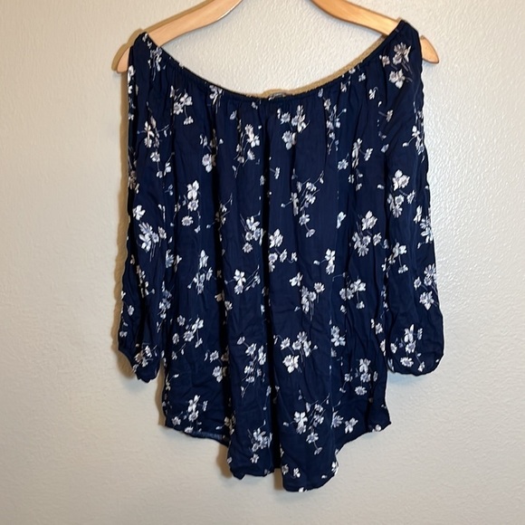 *3/$15* Don’t Ask Why Navy Floral Sheer Cold Shoulder Shirt - Picture 7 of 9
